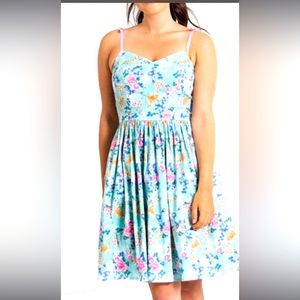 Hell bunny floral dress with adjustable straps!